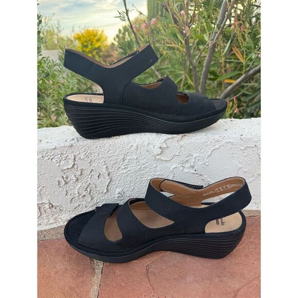 Clarks Women's Wedge Sandals Black Size 9.5 Adjustable Strap Casual - Picture 7 of 10